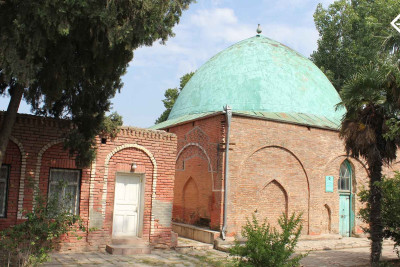 Gəncədə Borçalı köçkünlərinin tikdiyi Qızılhacılı məscidi