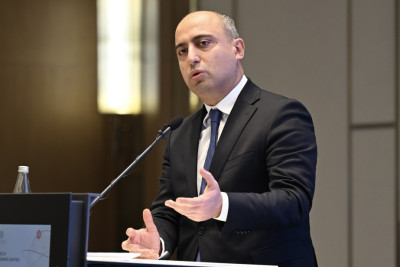 Anası ali təhsilli olan şagirdlərin nəticələri daha yuxarı olur - Emin Əmrullayev