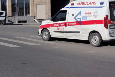 Gəncədə 3 avtomobil və təcili yardım maşını toqquşub
